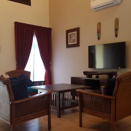 Green Villa Famosa Alor Gajah Malacca Bagian luar foto
